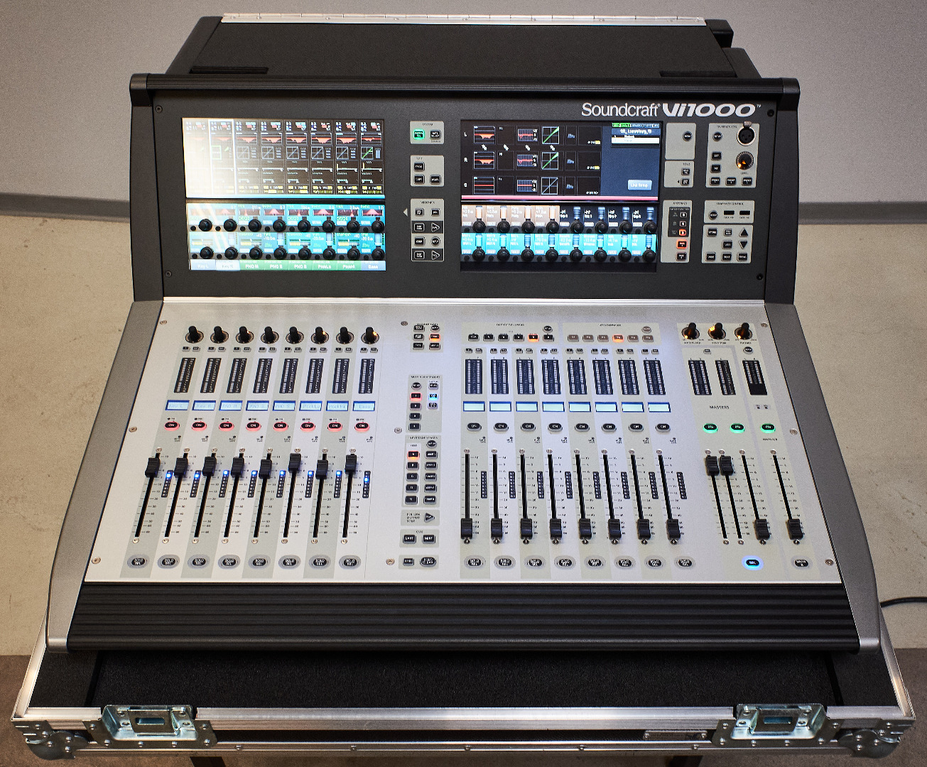 SOUNDCRAFT Vi1000 mit Flightcase und Vi Stagebox 48/16 mit Flightcase Bestzustand 12990 EUR